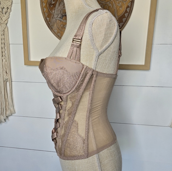 NWT Victoria’s Secret Lace-up Blush Ribbon Corset - Picture 2 of 8